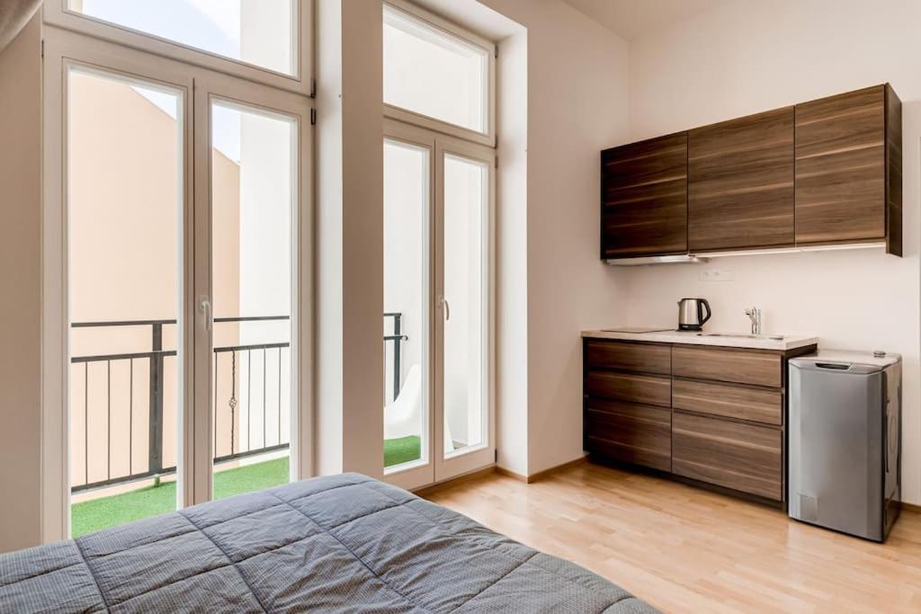 Apartment Ferdinand Palace Studio With Balcony Prague