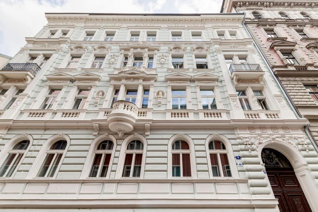 Apartment Ferdinand Palace Studio With Balcony
